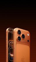 iPhone 17 Pro, kosmisen oranssin värinen, taustapuoli viistosti kuvattuna, Pro Fusion ‑kamerajärjestelmä yläosan korotetussa kohdassa, Kamerasäädin-painike, etupuoli, täysnäyttö, toiminto- ja äänenvoimakkuuspainikkeet