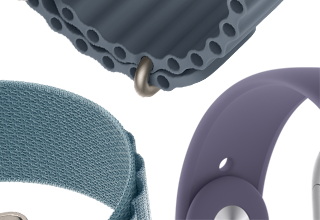 Apple Watch Series 11:n rannekkeet: usvanvioletti urheiluranneke, ankkurinsininen Ocean-ranneke, vaaleansininen Alpine-ranneke