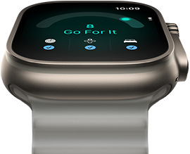 Apple Watch Ultra 4 med urkasse i titanium i farven naturlig, kapacitetsscore på 8, Digital Crown og hævet sideknap i højre side, Ocean-rem i farven halvtransparent grå